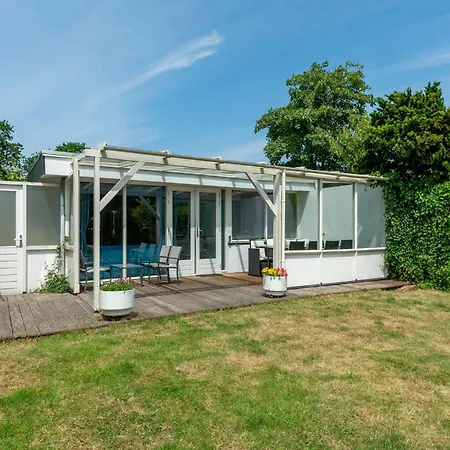 Ferienhaus Charming Near Sint Maartensvlotbrug